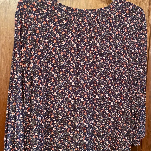 Old Navy Navy Blue Floral Blouse 2X - Picture 3 of 3